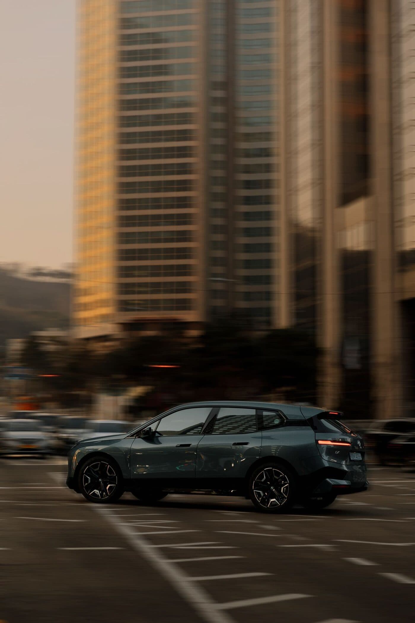 BMW iX